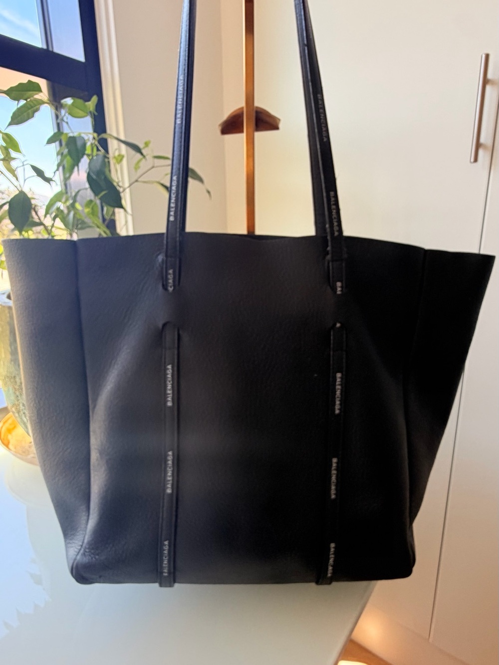 Balenciaga Black Soft Thick Leather Tote Bag - MM - On the Go Weekemd Sale